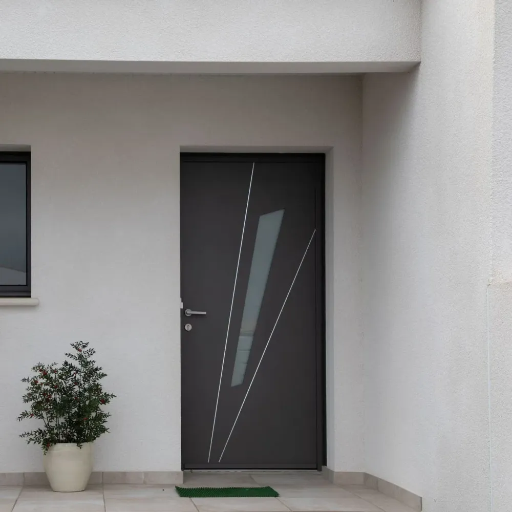 Pose partielle ou totale de votre porte d’entrée près de Cherbowebp